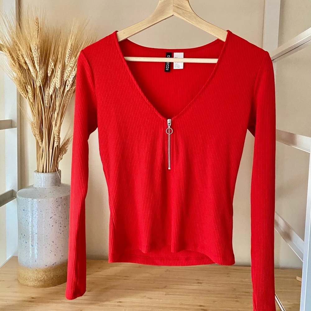 H&M long sleeve bright red half zip ribbed shirt.